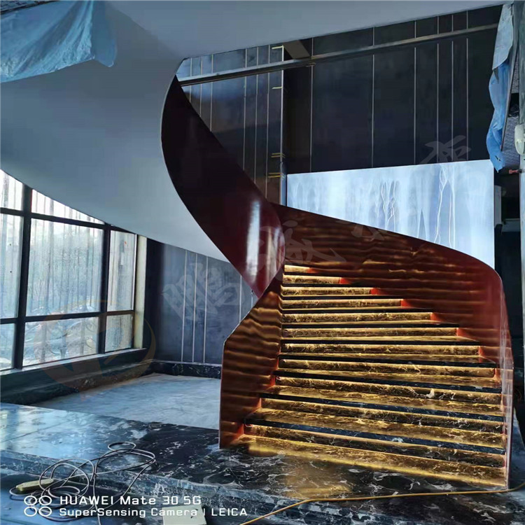 加工旋轉(zhuǎn)樓梯的材料怎么選擇